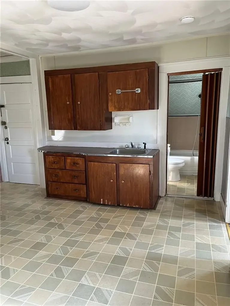 38 Sweet Avenue Woonsocket RI 02895