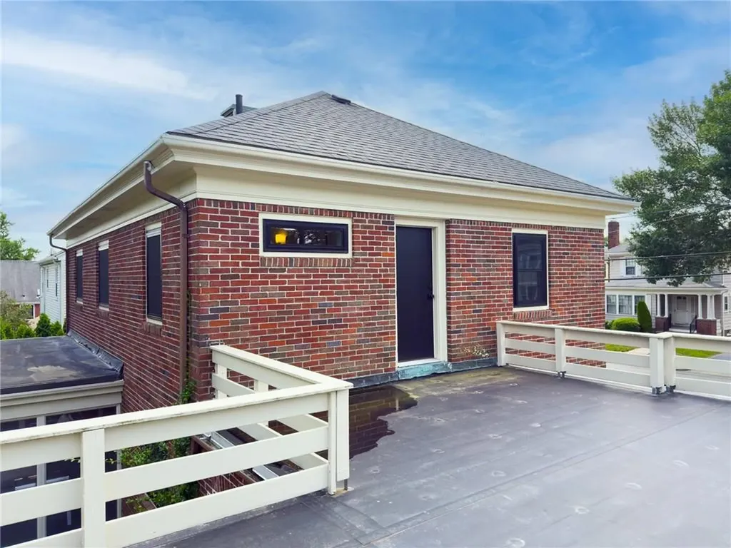 103 Jastram Street Providence RI 02908