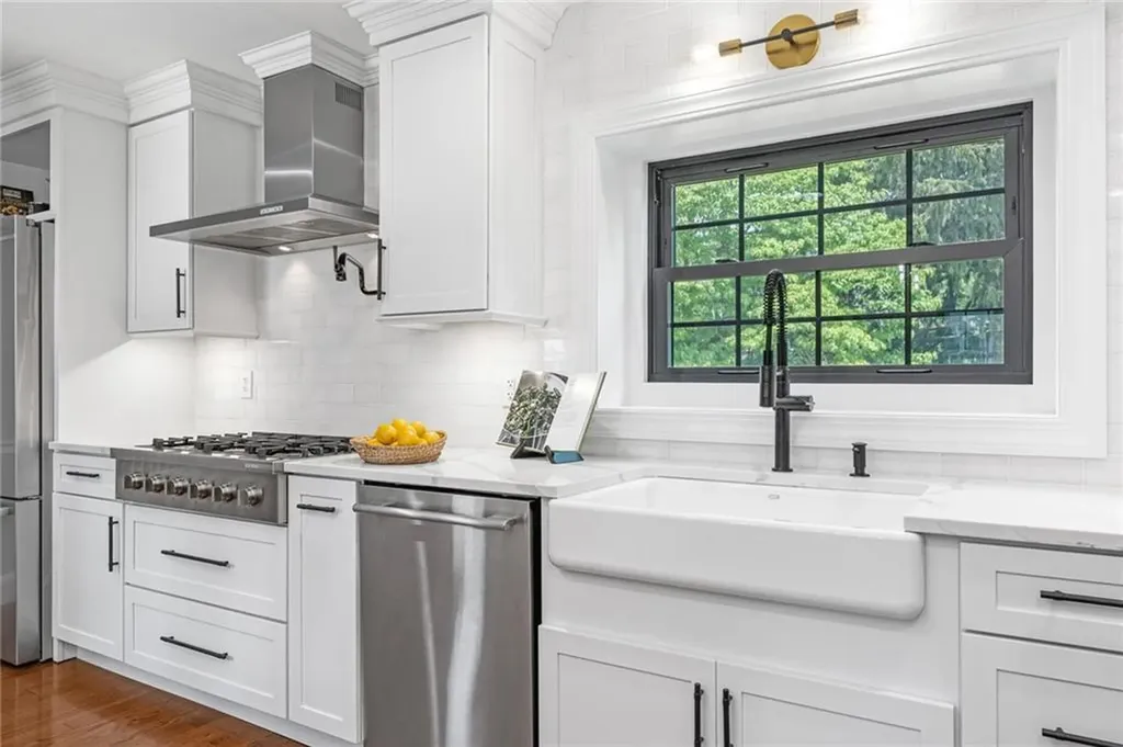 103 Jastram Street Providence RI 02908