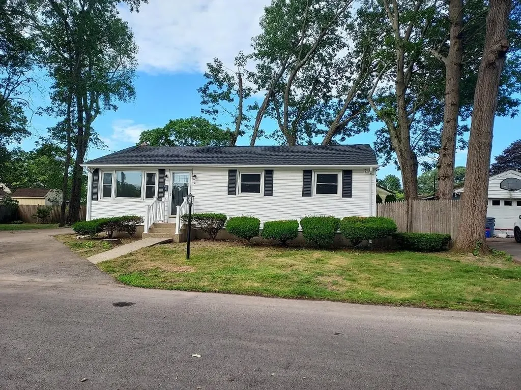 16 Fyffe Avenue Cranston RI 02920