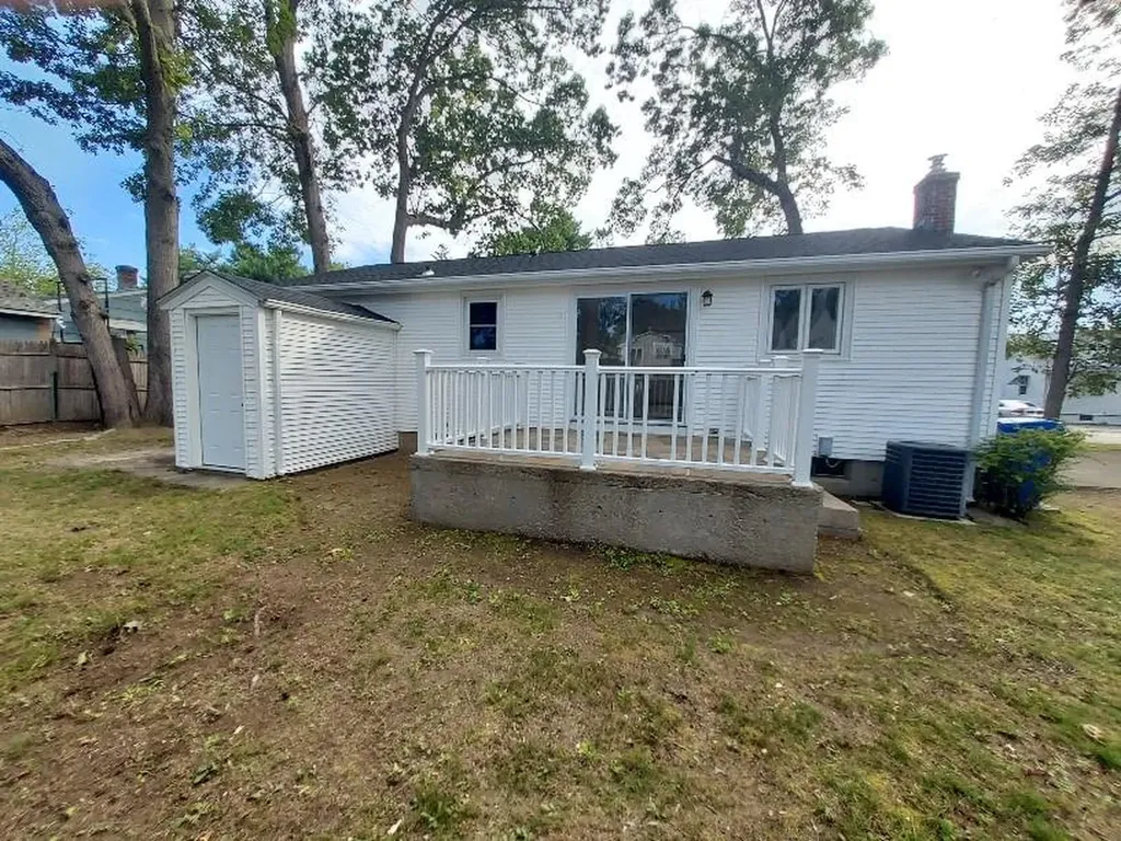 16 Fyffe Avenue Cranston RI 02920