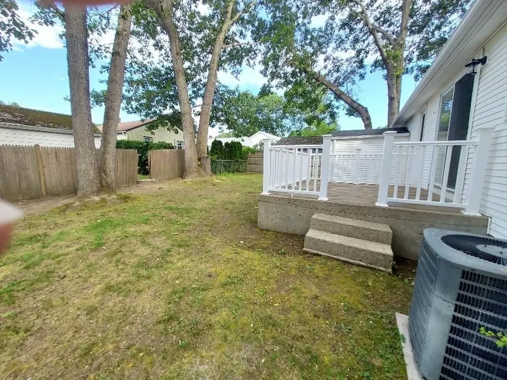 16 Fyffe Avenue Cranston RI 02920