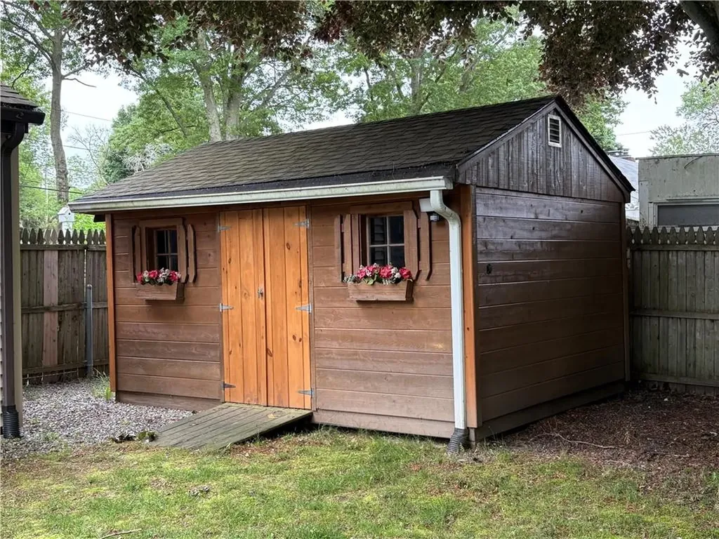 7 Hemlock Drive Barrington RI 02806