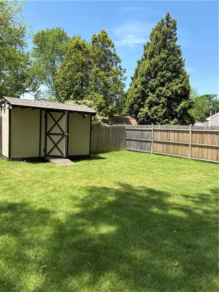 7 Hemlock Drive Barrington RI 02806