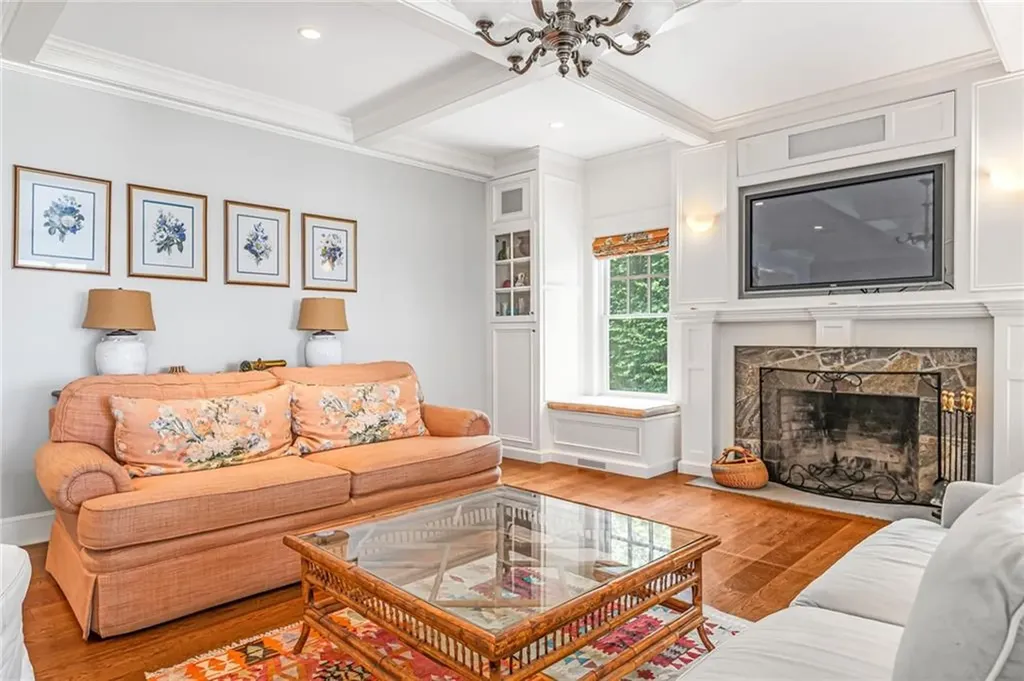 52 Avondale Road Westerly RI 02891