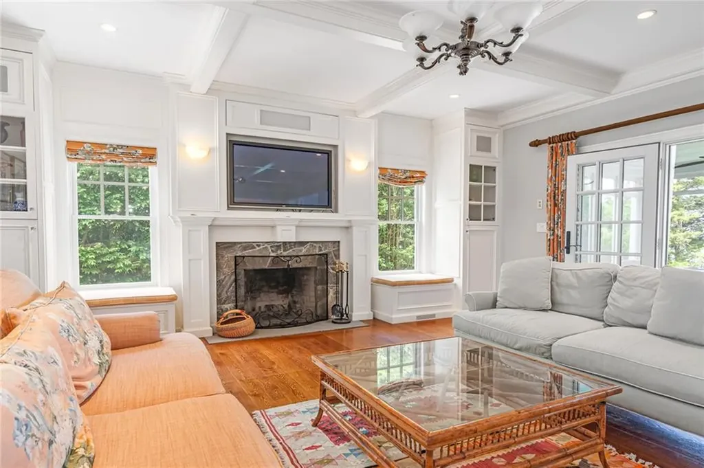 52 Avondale Road Westerly RI 02891