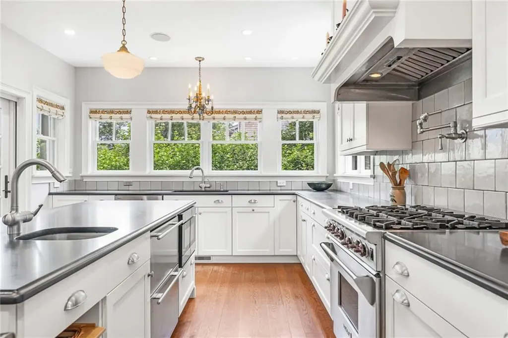 52 Avondale Road Westerly RI 02891