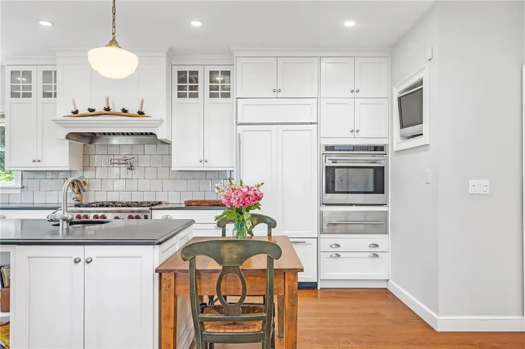 52 Avondale Road Westerly RI 02891