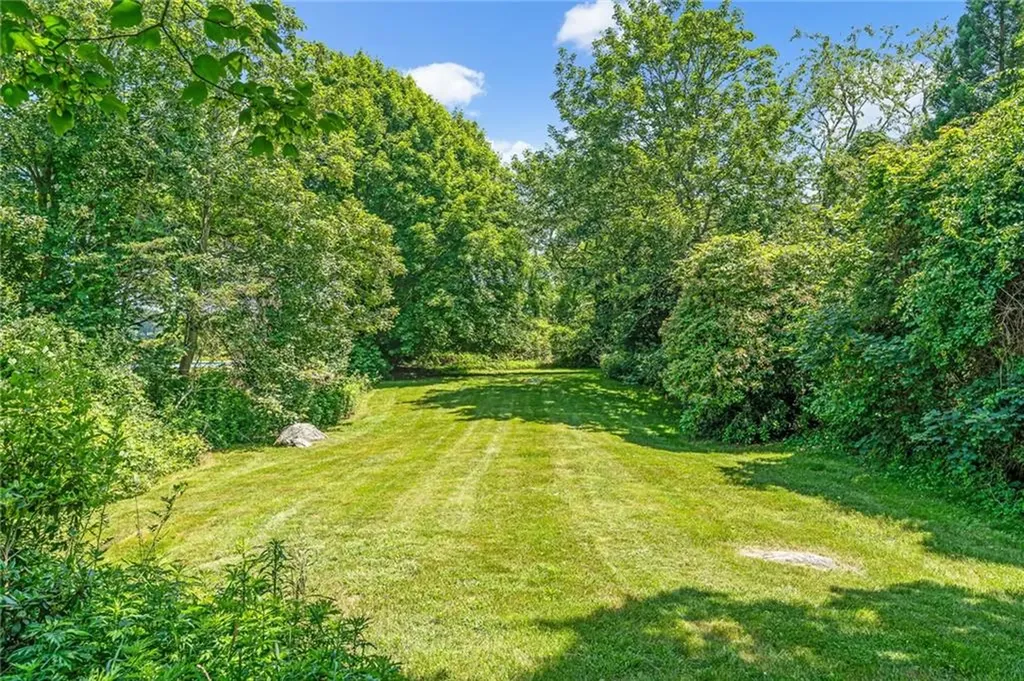 52 Avondale Road Westerly RI 02891