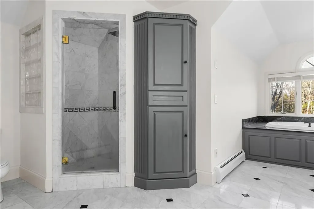 38 Miss Fry Drive East Greenwich RI 02818