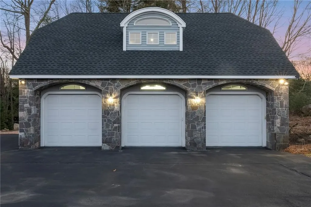 38 Miss Fry Drive East Greenwich RI 02818