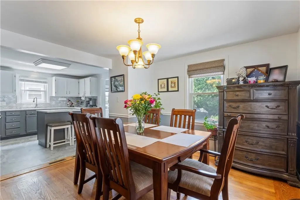 75 Crescent Avenue Cranston RI 02910