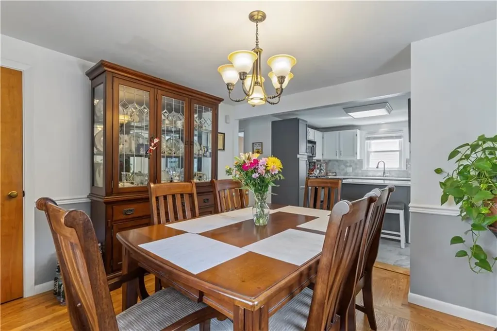75 Crescent Avenue Cranston RI 02910