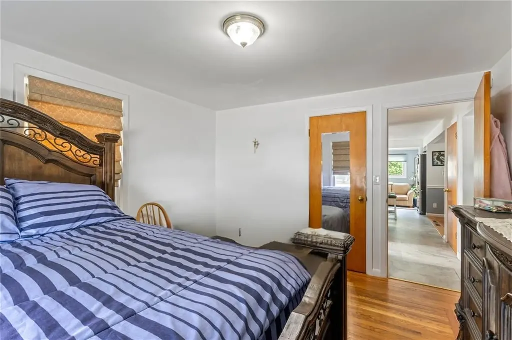 75 Crescent Avenue Cranston RI 02910