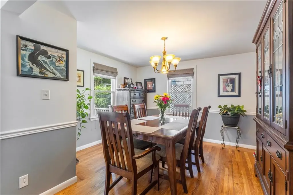 75 Crescent Avenue Cranston RI 02910