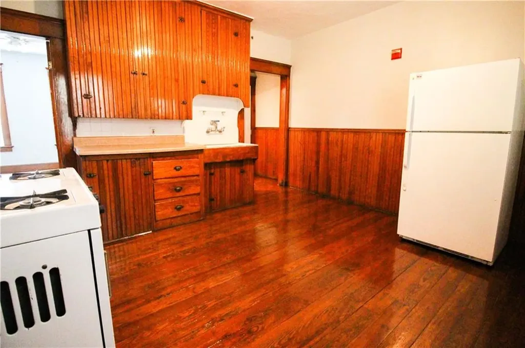 563 Blackstone Street Woonsocket RI 02895