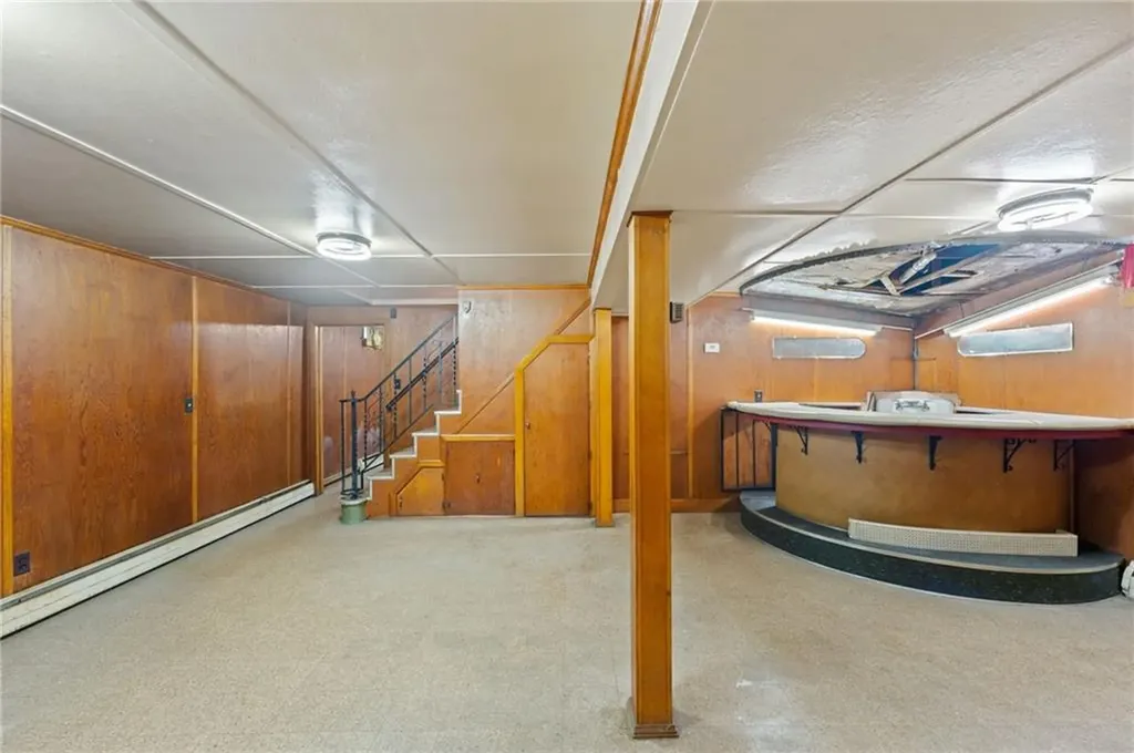 53 Overland Avenue Cranston RI 02910