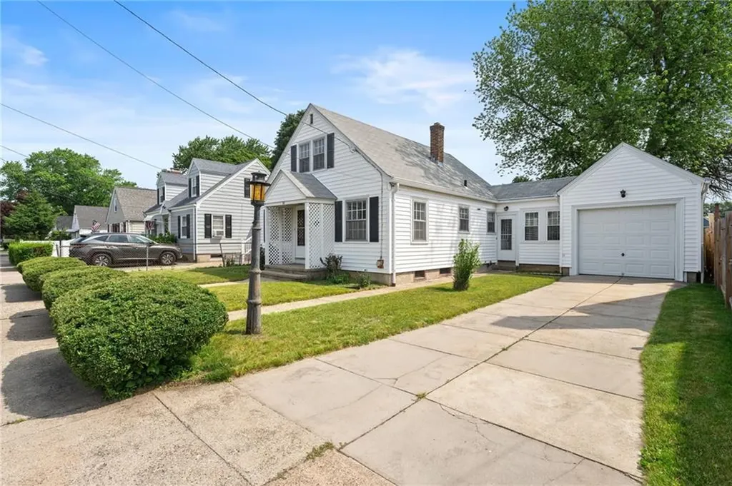 53 Overland Avenue Cranston RI 02910