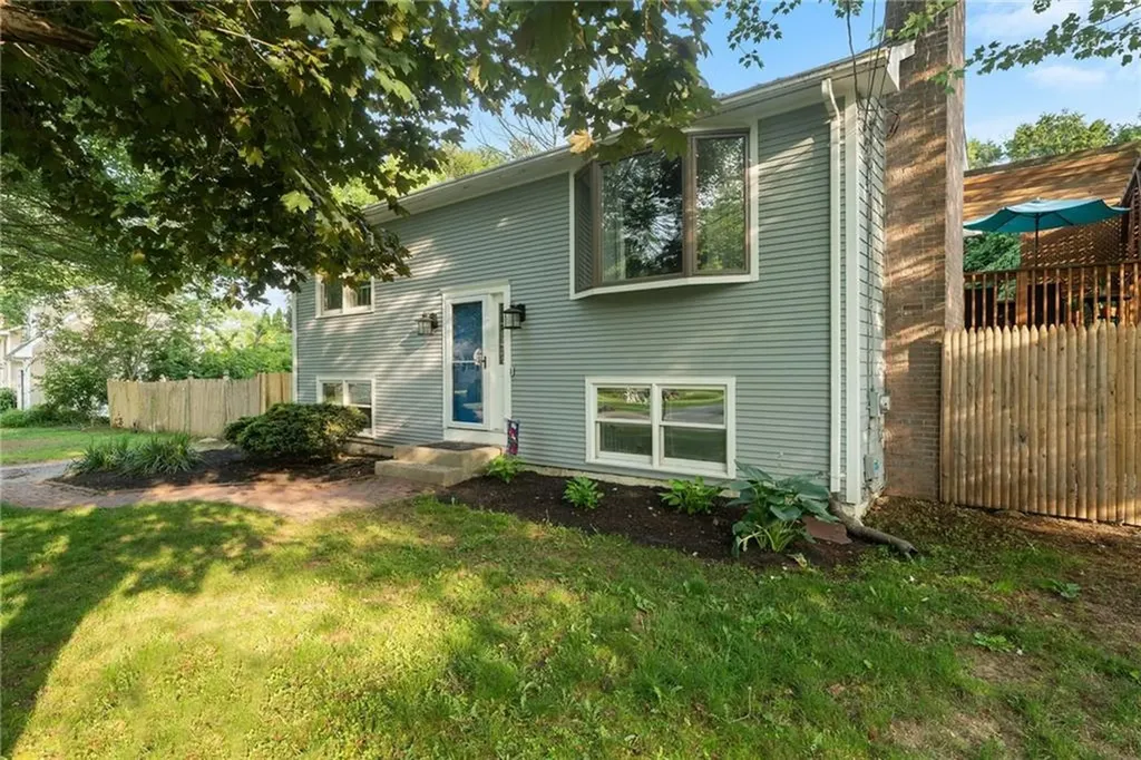 11 Burr Avenue Barrington RI 02806
