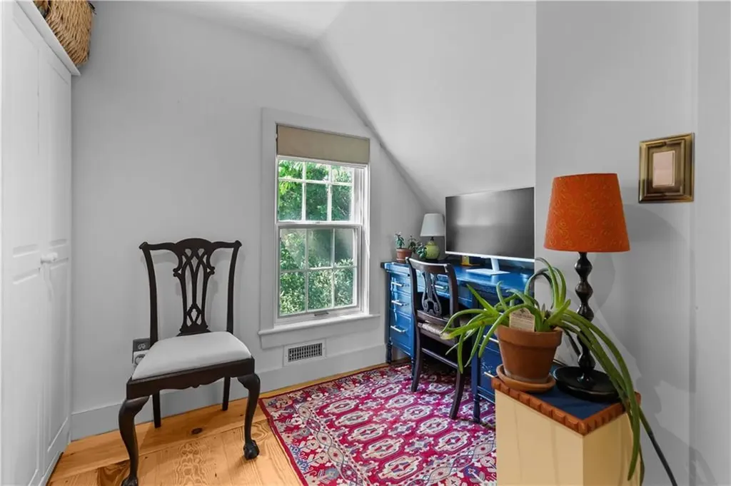 1912 Crandall Road Tiverton RI 02878