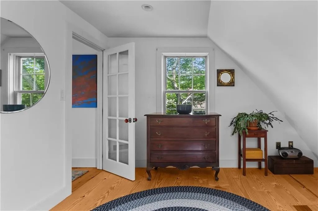1912 Crandall Road Tiverton RI 02878