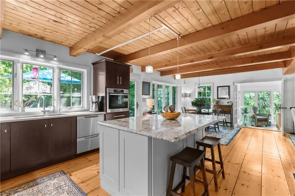 1912 Crandall Road Tiverton RI 02878