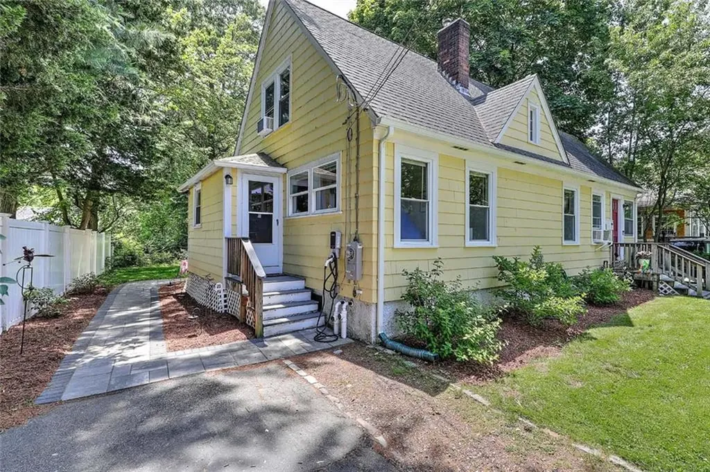 14 Shirley Street Warwick RI 02888