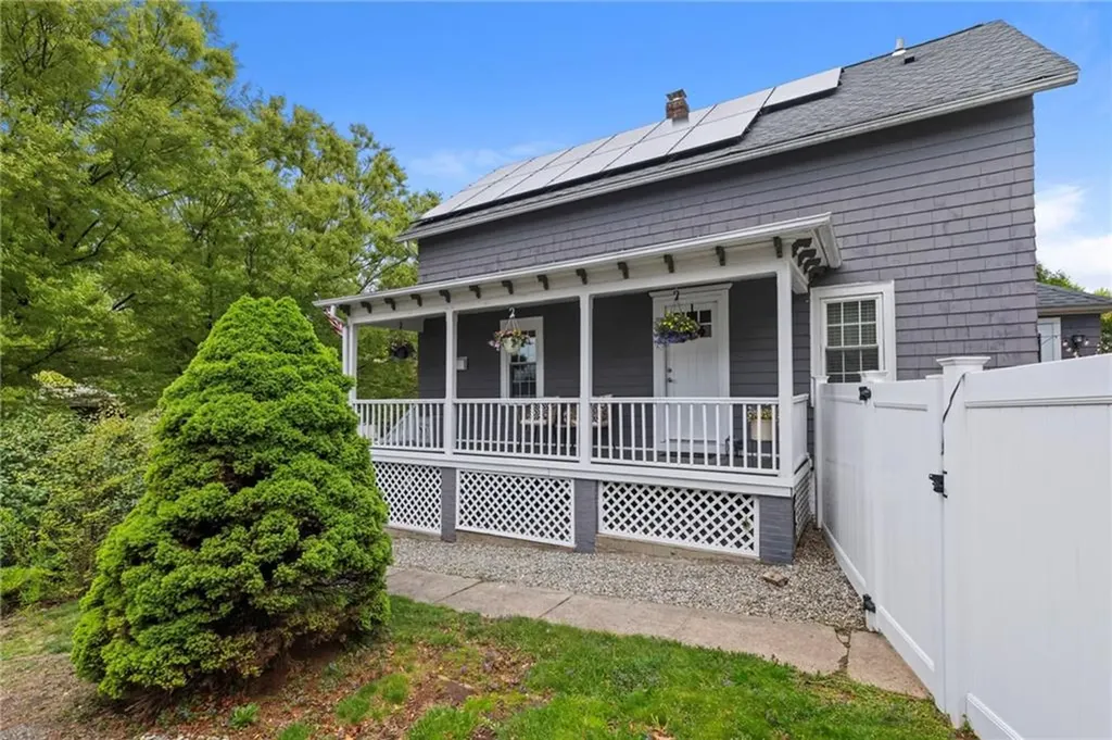 229 Roger Williams Avenue East Providence RI 02916