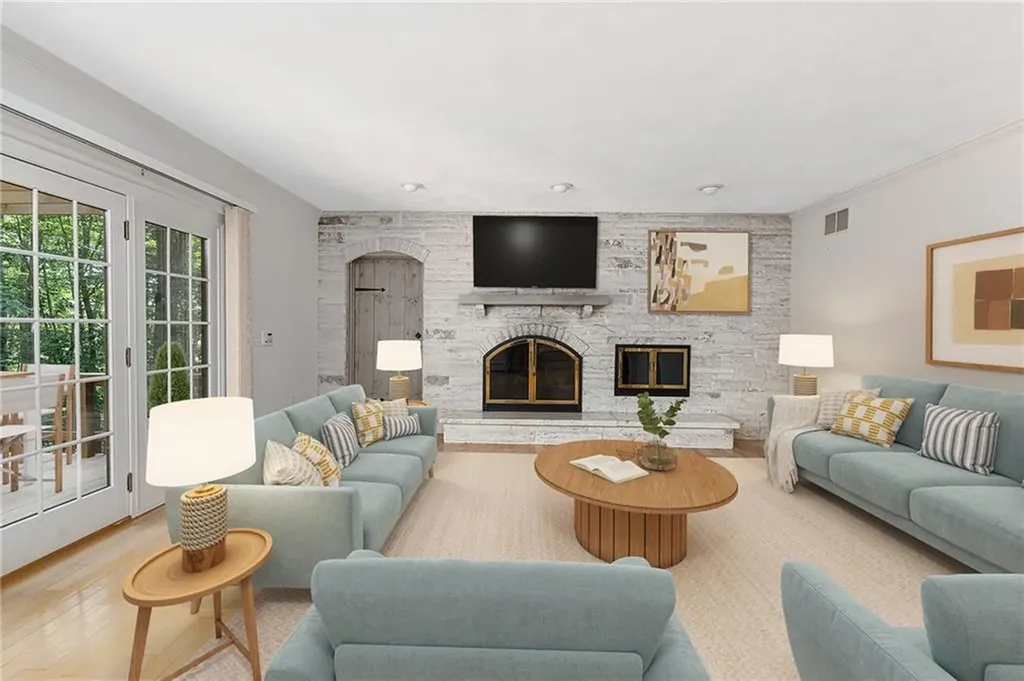 9 Beacon Hill Drive Warwick RI 02886