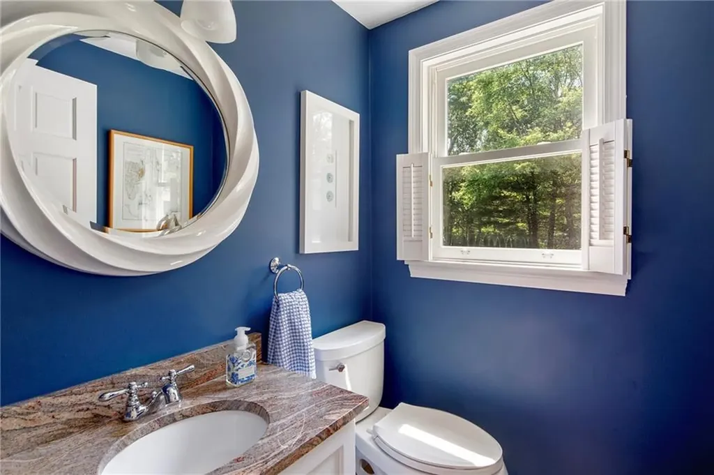 65 Knotty Pine Road Tiverton RI 02878