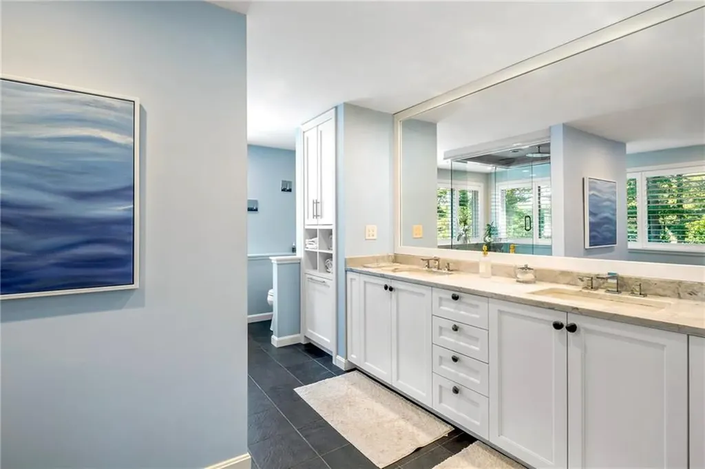 65 Knotty Pine Road Tiverton RI 02878
