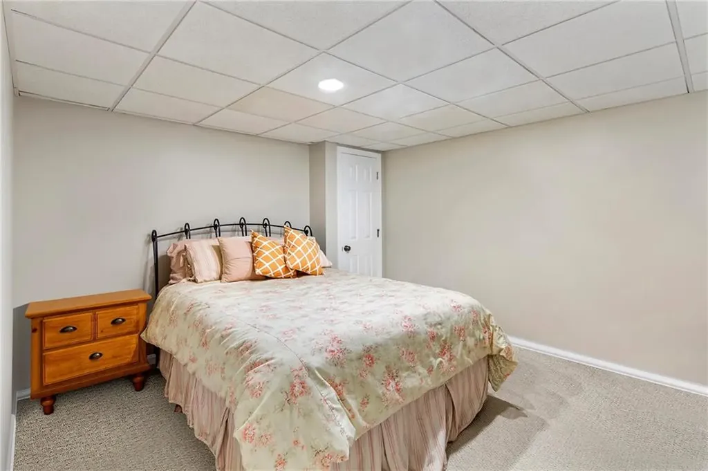 65 Knotty Pine Road Tiverton RI 02878