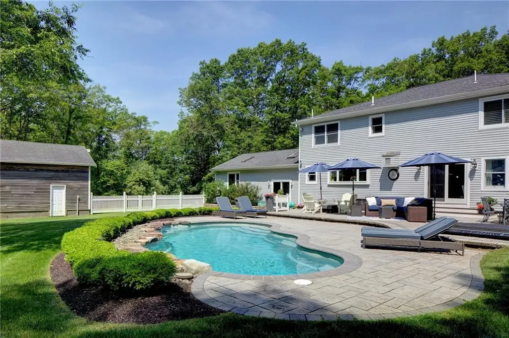 65 Knotty Pine Road Tiverton RI 02878