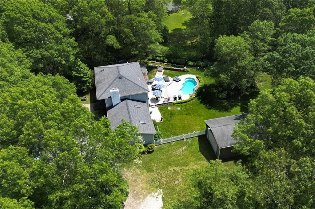 65 Knotty Pine Road Tiverton RI 02878