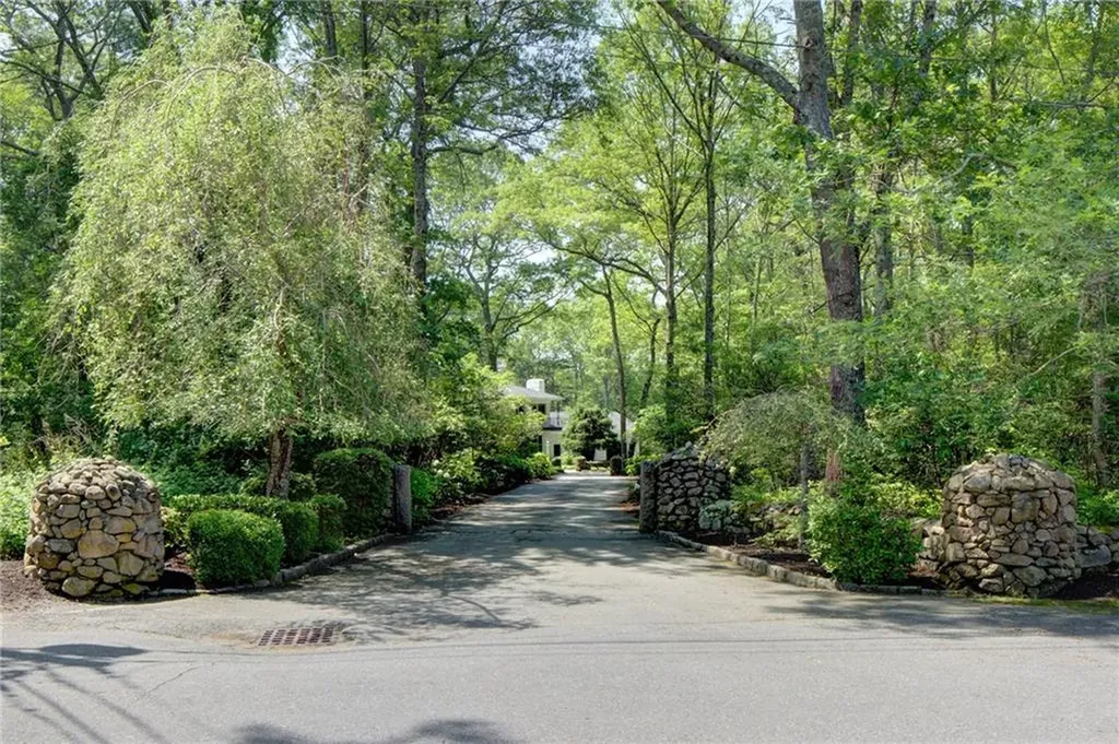 65 Knotty Pine Road Tiverton RI 02878