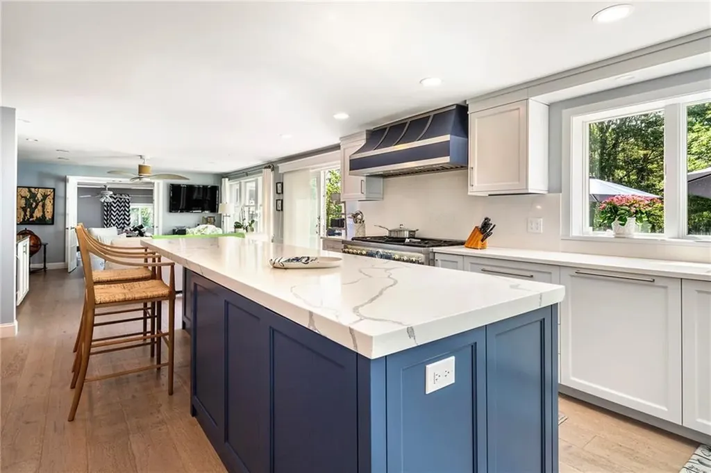 65 Knotty Pine Road Tiverton RI 02878