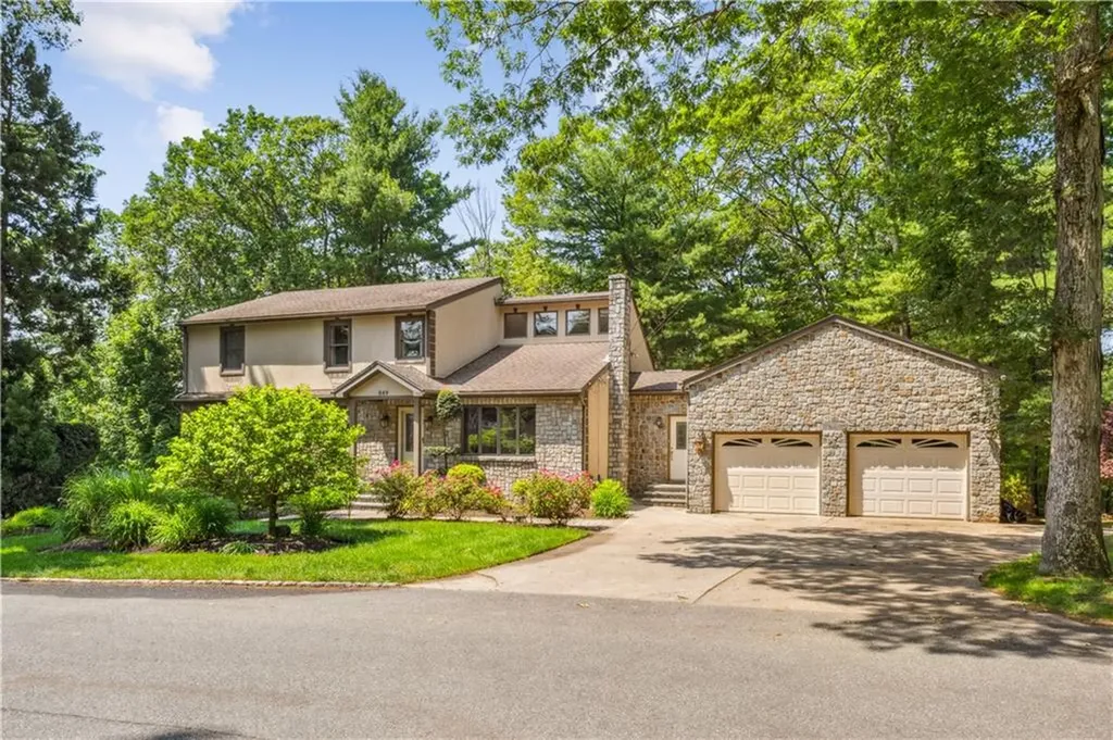 849 Laten Knight Road Cranston RI 02921