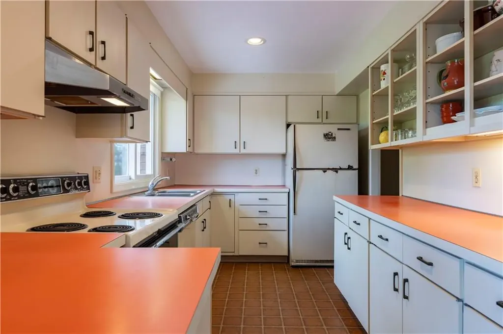 61 Bay View Road Charlestown RI 02813