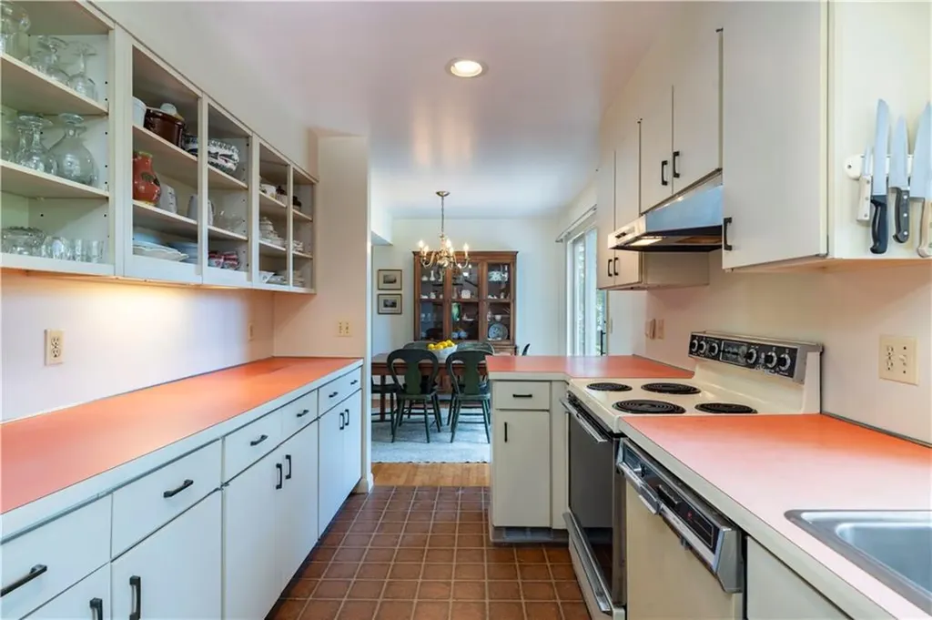 61 Bay View Road Charlestown RI 02813