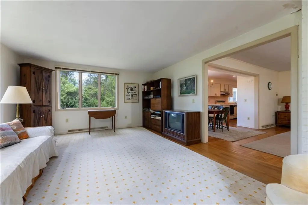 61 Bay View Road Charlestown RI 02813