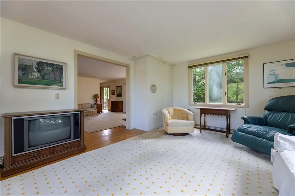 61 Bay View Road Charlestown RI 02813