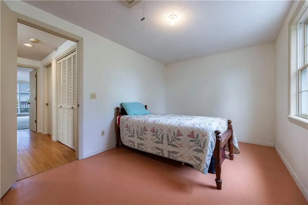 61 Bay View Road Charlestown RI 02813