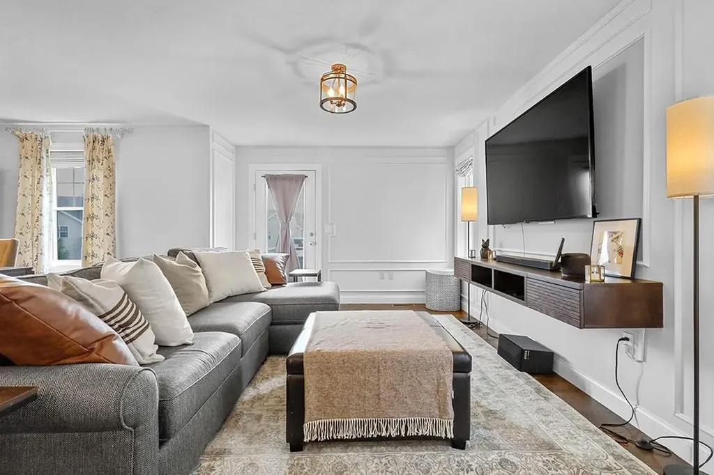 12 Mill Stream Drive Cumberland RI 02864