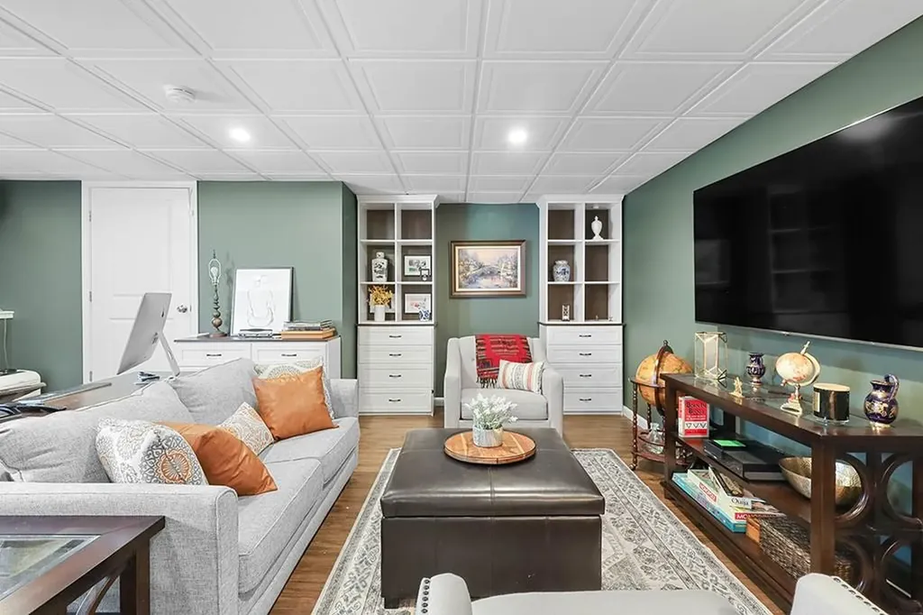 12 Mill Stream Drive Cumberland RI 02864