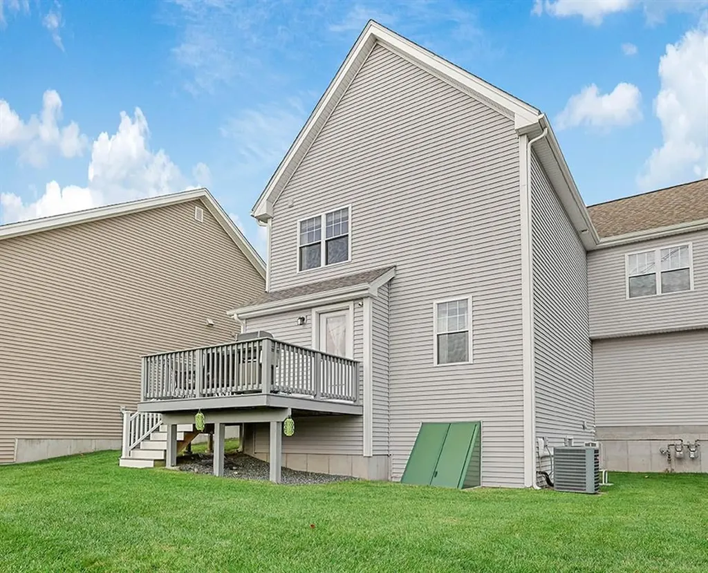 12 Mill Stream Drive Cumberland RI 02864