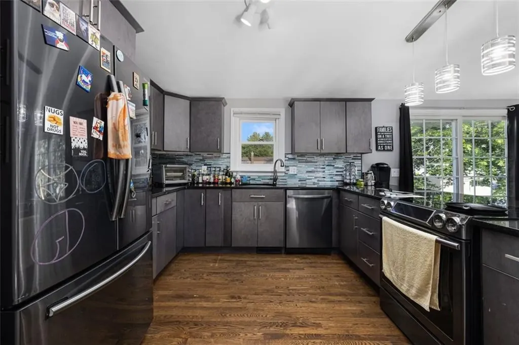 94 Waterman Avenue Warwick RI 02889