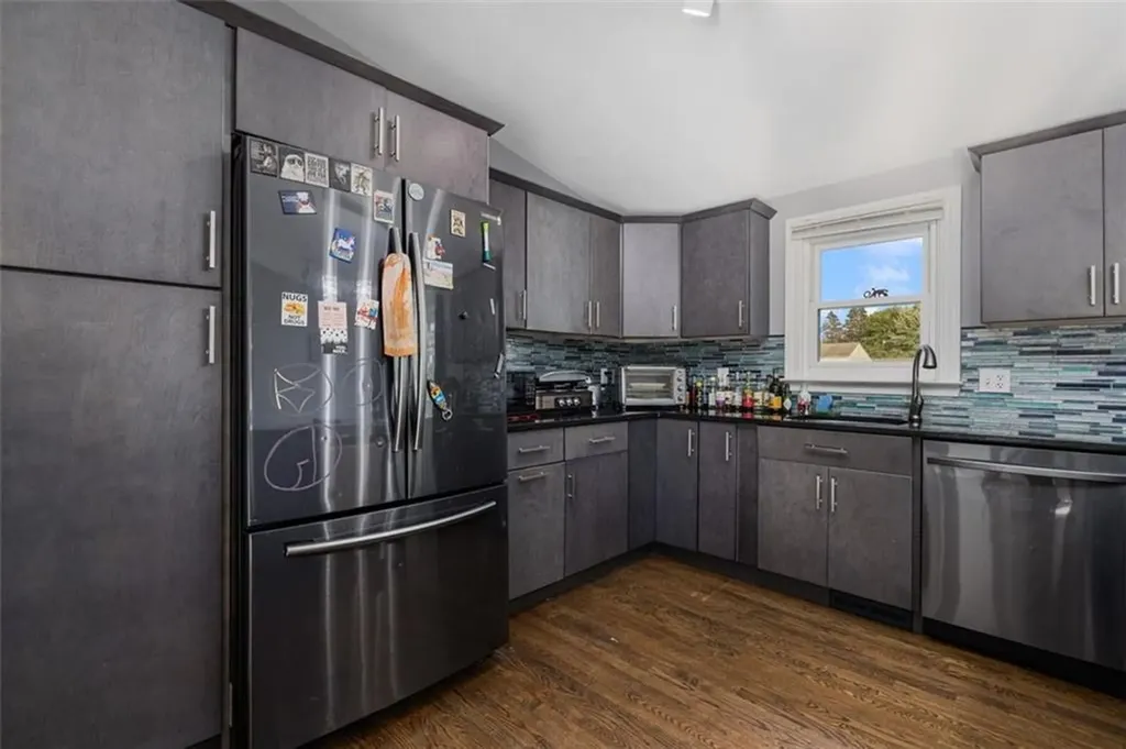 94 Waterman Avenue Warwick RI 02889