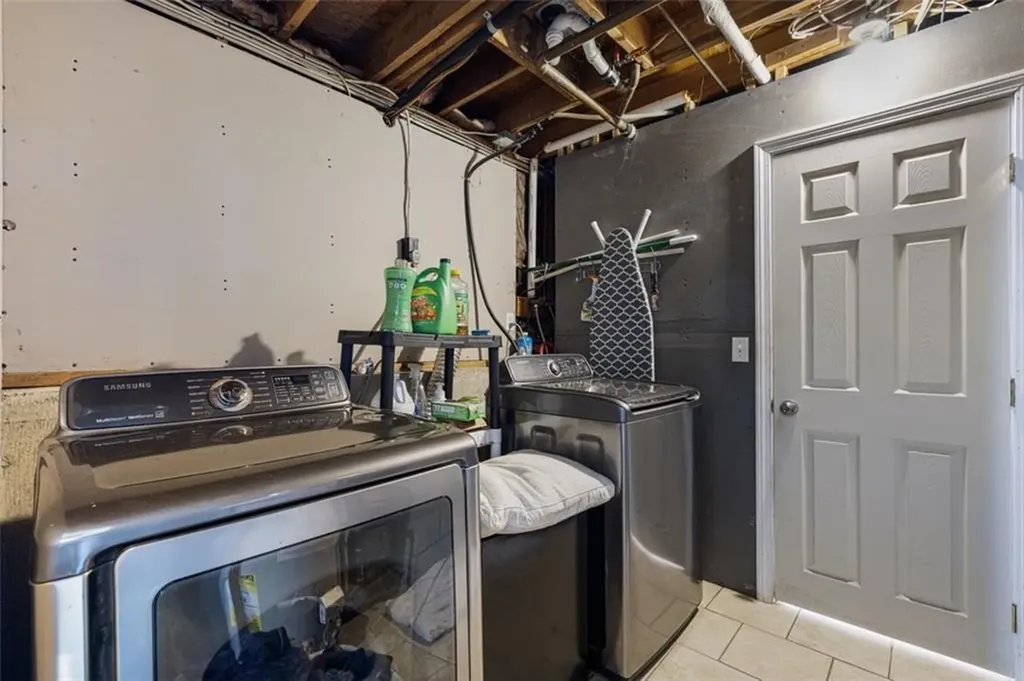 94 Waterman Avenue Warwick RI 02889