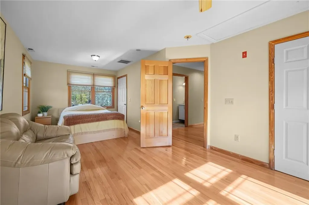 99 Terrace Avenue Warwick RI 02889