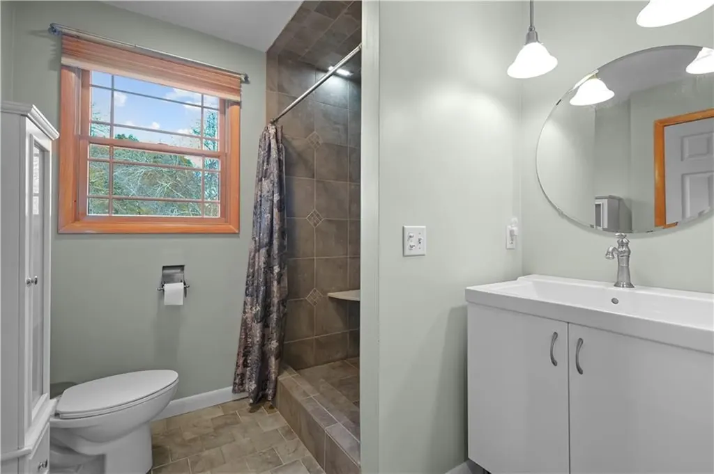 99 Terrace Avenue Warwick RI 02889